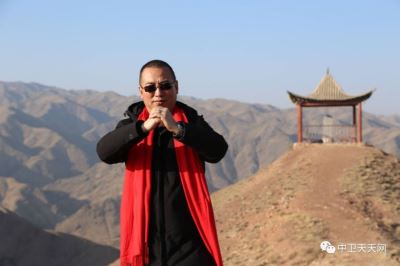 2019年1月1日，5位中衛(wèi)青年企業(yè)家在寺口山上送祝福